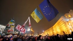 Протесты в поддержку евроинтеграции на Майдане Незалежности. Киев, 18 декабря 2013 года.