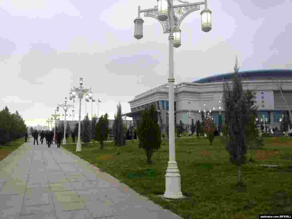 Konsert Aşgabatdaky gyşky oýunlar sport toplumynyň binasynda geçdi