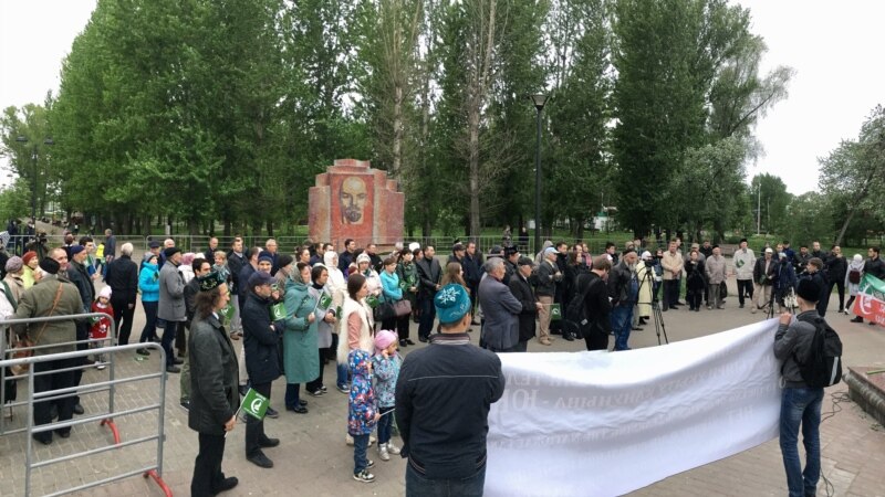 В Казани около ста человек потребовали отклонить законопроект о добровольном изучении национальных языков
