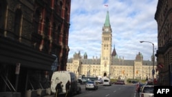 Pamje pas sulmit në Otava, para Parlamentit.