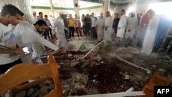 У мечеті після вибуху, 22 травня 2015 року