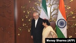 Indian Foreign Minister Sushma Swaraj (right) with her Iranian counterpart Mohammad Javed Zarif in New Delhi.