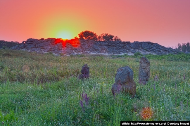 Схід сонця над Кам’яною Могилою