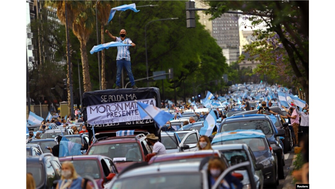 Акція протесту проти влади Альберто Фернандеса в Буенос-Айресі, Аргентина, 8 листопада 2020 року