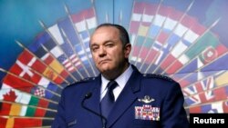 Командувач сил НАТО в Європі, генерал Філіп Брідлав