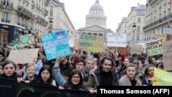 Демонстрация против загрязнения окружающий среды, Париж, 15 марта 2019