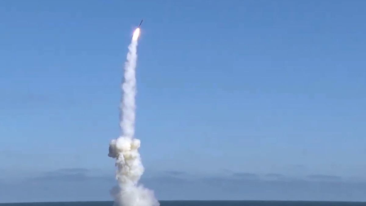 Росія вивела в Чорне море 5 носіїв «Калібрів» із 32 ракетами – ВМС