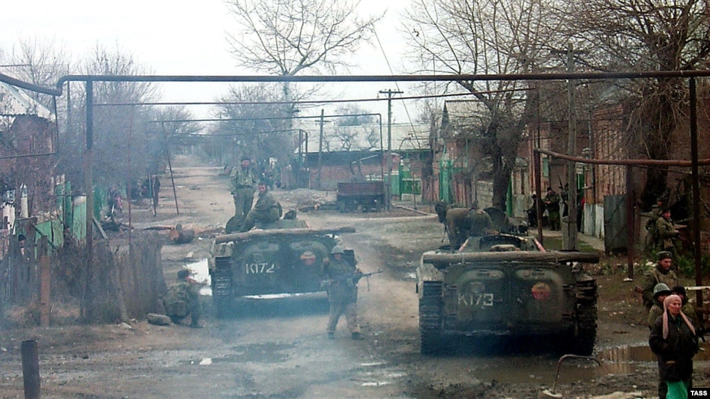 Чечня. Федеральные силы получили контроль над населенным пунктом Самашки, архивное фото
