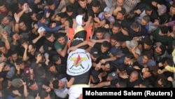 Palestinci nose telo ubijenog komandanta Bahe Abua el Ate