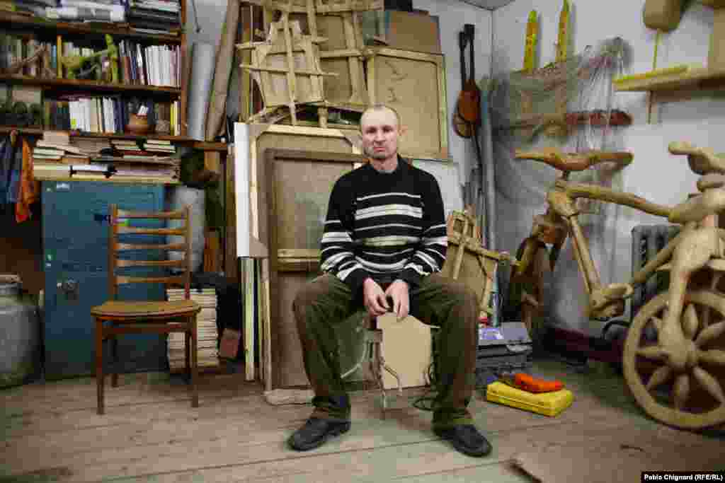 Ghenadie Popescu, 39 ani. Restaurator. Salariu:1700 lei