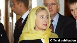  Hillary Clinton Kazanda səfərdə olanda 2009-cu il