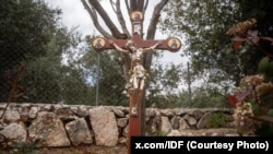 Адноўленая статуя Ісуса Хрста на крыжы ў паўднёвым Лібане