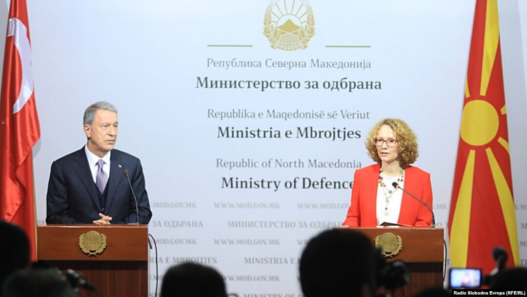 Скопје- Министрите за одбрана на Северна Македонија и Турција Радмила Шекеринска и Хулуси Акар