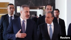 Ministri i Jashtëm turk, Hakan Fidan, takohet me homologun e tij egjiptian, Badr Abdelatty në El-Alamein të Egjiptit, më 9 gusht 2025.