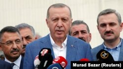 اردوغان گفته «اگر شرایط خرید پتریوت با اس-۴۰۰ برابر باشد، آن‌وقت ما به خرید این سامانه فکر می‌کنیم، وگرنه باید بر منافع خودمان متمرکز باشیم».