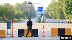 21 აპრილს ისლამაბადის პოლიციას გადაკეტილი აქვს სასტუმრო Serena-სკენ მიმავალი გზა. პაკისტანის ხელისუფლება აშშ-ირანის მოლაპარაკების მეორე რაუნდის მასპინძლობისთვის ემზადება