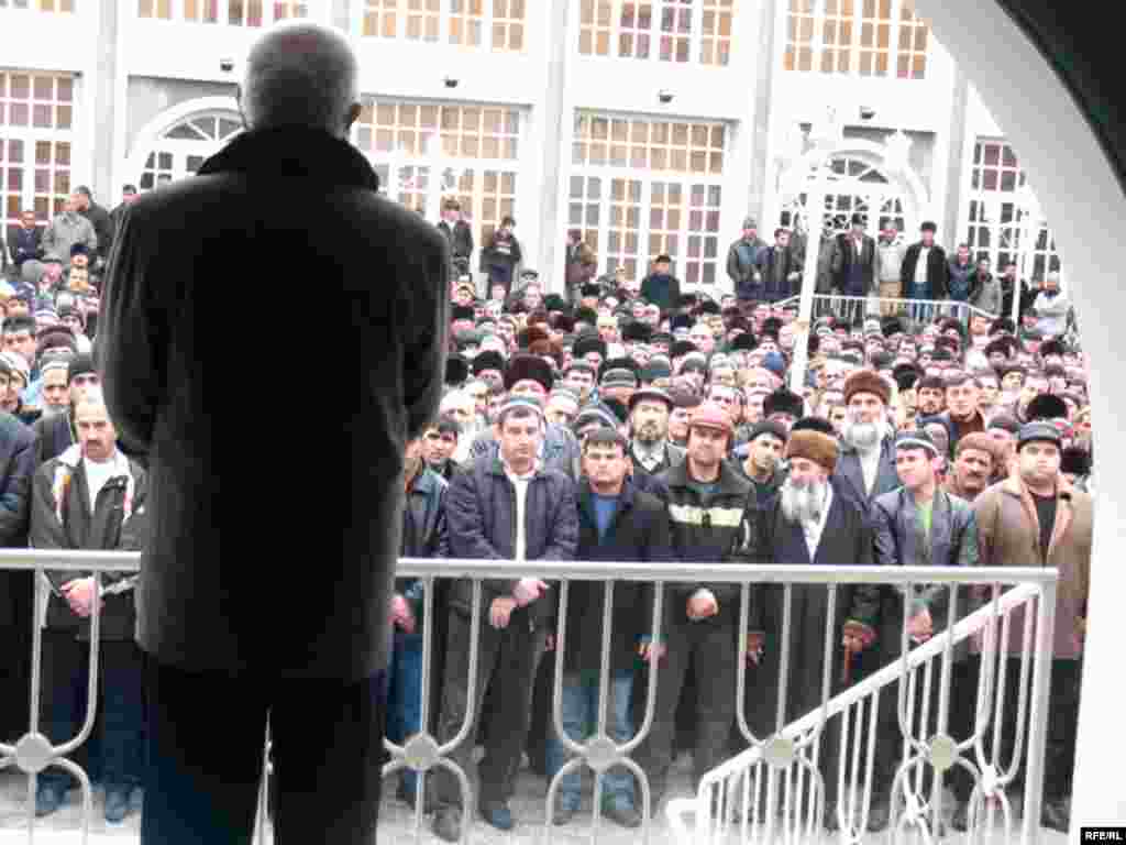 Дар маросими ташйеъи ҷаноза