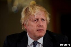 Pregătirile anti-Omicron l-au pus pe primul ministru conservator Boris Johnson să riște sprijinul propriului partid. Iar pe termen mediu, să își pericliteze poziția în fruntea guvernului, remarcă Times.