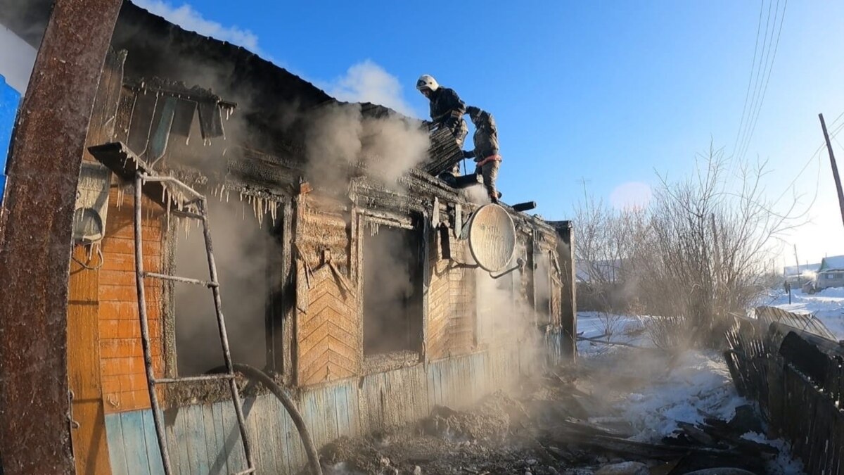 Четыре человека погибли при пожаре в частном доме в Северо-Казахстанской  области