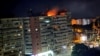 Пожар на крыше 10-этажного многоквартирного дома в румынском городе Галац недалеко от границы с Украиной после того, как российский беспилотник врезался в здание, вызвав взрыв и ранив двух человек, 29 мая 2026 года