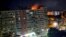 Un incendiu a izbucnit pe acoperișul unui bloc de 10 etaje după ce o dronă s-a prăbușit asupra clădirii din Galați.