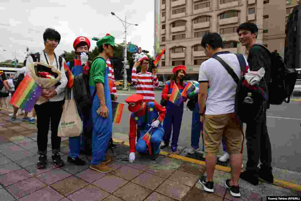 سوپر ماریو و رفقایش.