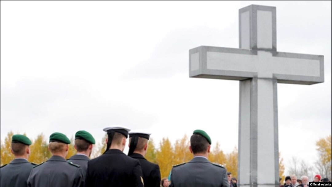 Открытие кладбища немецких военнослужащих в поселке Беседино Курской области (www.bmvg.de)