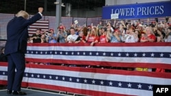 Donald Tramp Kentukidə seçki tədbirində