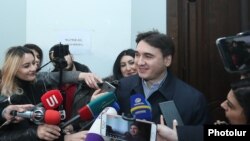 Armenian - Armen Gevorgian, a former senior aide to ex-President Robert Kocharian, speaks to journalists in a court building in Yerevan, January 29, 2019.