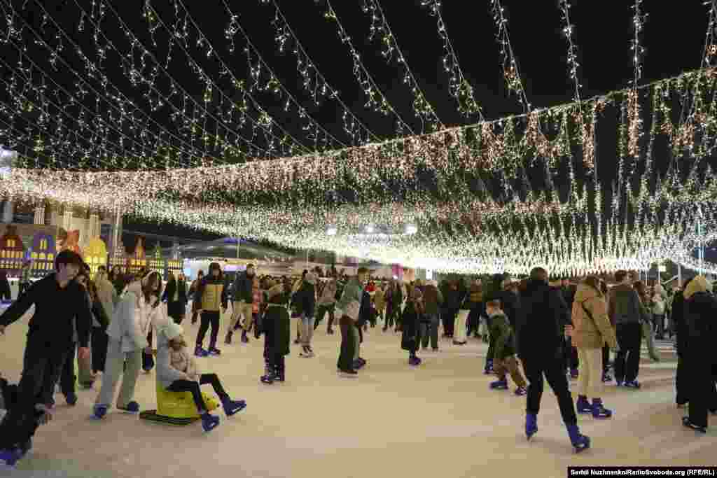 Ковзанка – одне з найулюбленіших місць розваг дорослих і дітей