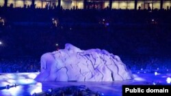 Сцэна з цырымоніі закрыцьця Алімпіяды 2012 у Лёндане