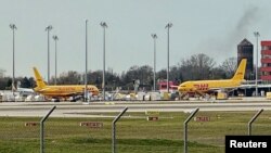 DHL-ის თვითმფრინავები ლაიფციგის აეროპორტში