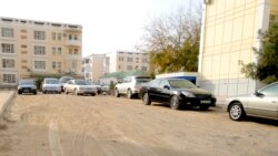 Parahat 3 we 4 etrapçalarynda jaýlaryň öňünden ulaglary aýyrmak talap edilýär