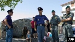 پليس ایتالیا می گويد که اين عمليات همچنان ادامه دارد.