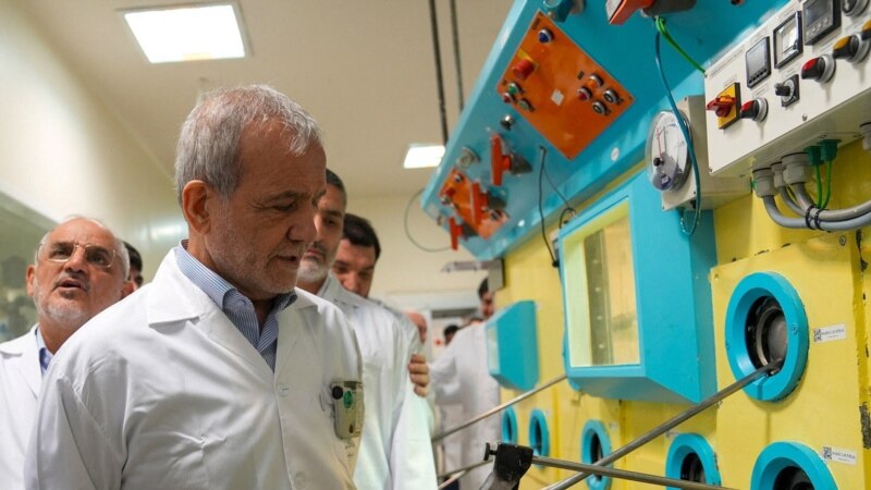 Presidenti i Iranit thotë se Teherani do t’i rindërtojë objektet bërthamore