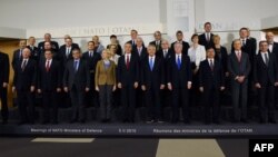 Miniștrii apărării din statele Nato, astăzi, la Bruxelles
