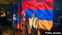 Սևծովյան տնտեսական համագործակցության կազմակերպությունում Հայաստանի Հանրապետության մշտական ​​ներկայացուցիչ Նաիրի Պետրոսյանը և Թուրքիայի արտաքին գործերի փոխնախարար Բերրիս Էկինջին, 14-ը հոկտեմբերի, 2026