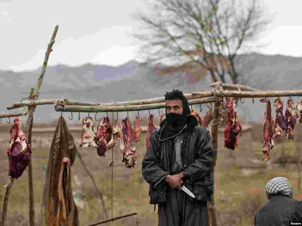 Əfqanıstanda ət bazarı. 
