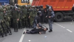 Понад 700 учасників акції протесту проти корупції затримано в Москві (відео)