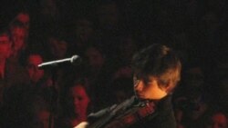 Аляксандар Рыбак выконвае "Купалінку" ў Празе