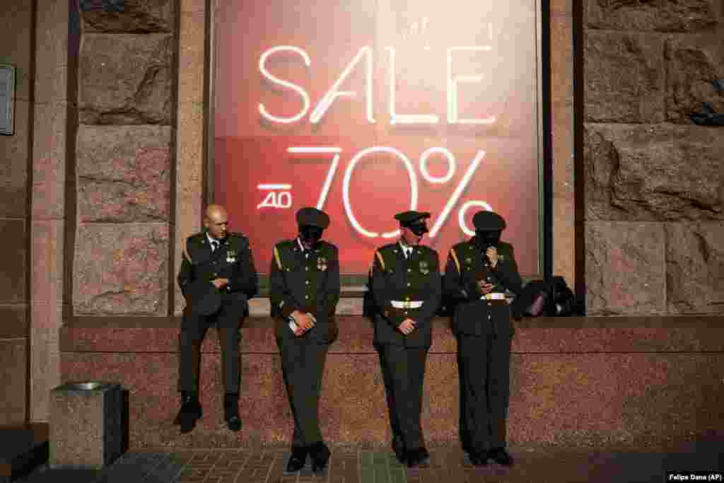 Ukrainian soldiers wait for the start of a military parade to celebrate Independence Day in Kyiv. (AP/Felipe Dana)