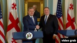 ABŞ dövlət katibi Mike Pompeo (sağda) və Gürcüstanın baş naziri Giorgi Kvirikashvili mayın 21-də Vaşinqtonda görüşüblər