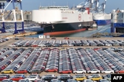 Аўтамабілі кітайскай вытворчасьці ў адным з партоў, перад адпраўкай на экспарт. Ілюстрацыйнае фота