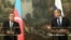 Министр иностранных дел России Сергей Лавров (справа) и глава МИД Азербайджана Джейхун Байрамов 