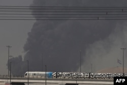 O lovitură aeriană iraniană a dus la o explozie puternică în portul Jebel Ali din Dubai. 1 marie 2026.