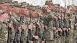 «Як козаки». Понад 100 солдат строкової служби з усієї України склали присягу на Хортиці (відео)