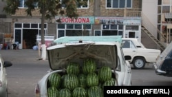 Becuase of the ban, vendors are selling melons and watermelons on the sides of roads instead of in bazaars