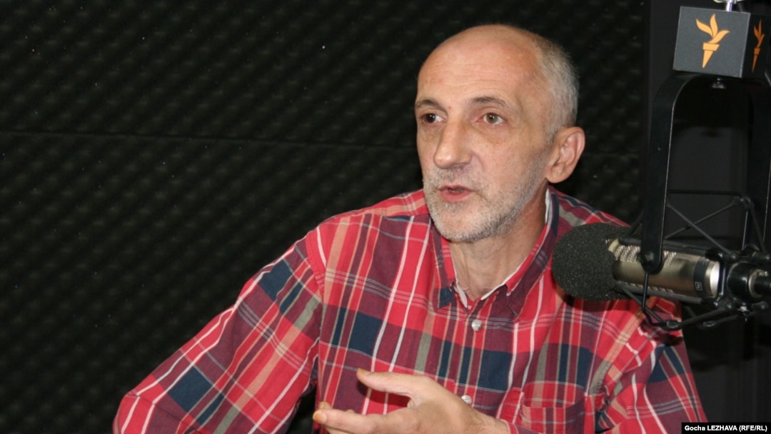 Политолог Георгий Хухашвили склонен предполагать, что ситуация с отставкой председателя ЦИКа – это некая игра перед уходом Саакашвили