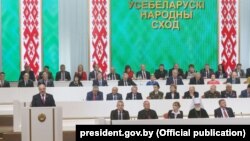 Аляксандар Лукашэнка на трыбуне «ўсебеларускага народнага сходу», архіўнае фота 