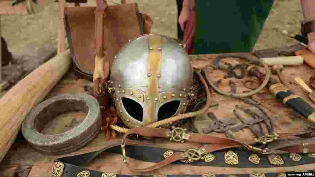 Шлем средневековых русских воинов